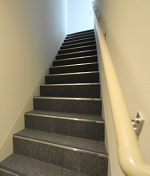 90cm以上幅広直線の室内階段